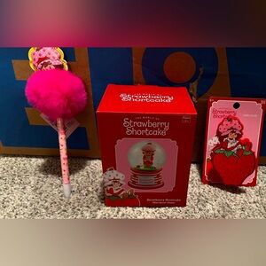Strawberry Shortcake Pen Hair clip Snow globe Set NWT